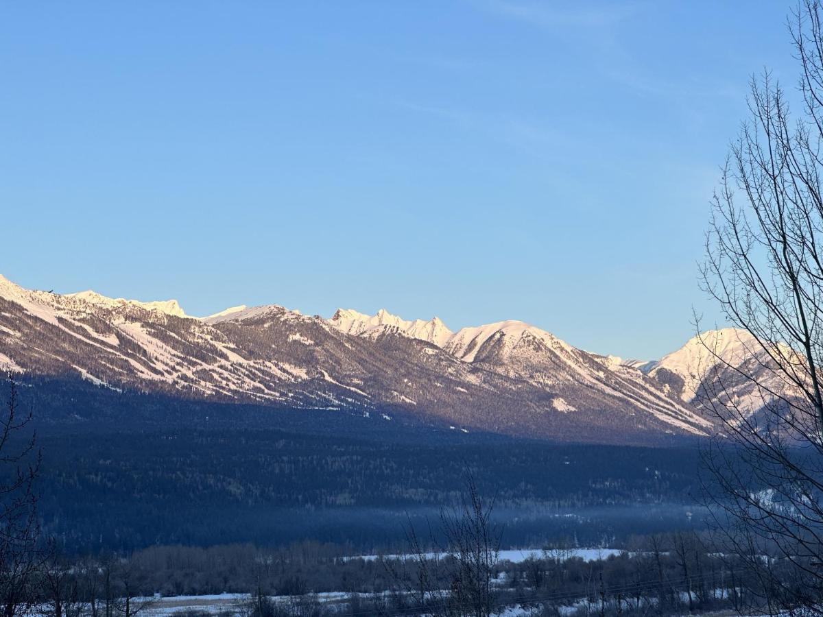 2Mins To Town, Ac & Sauna, Self Check-In, Full Kitchen, Free Laundry & Parking, Family Pet Friendly, Comfortably Sleeps Up To 10 Golden Bagian luar foto