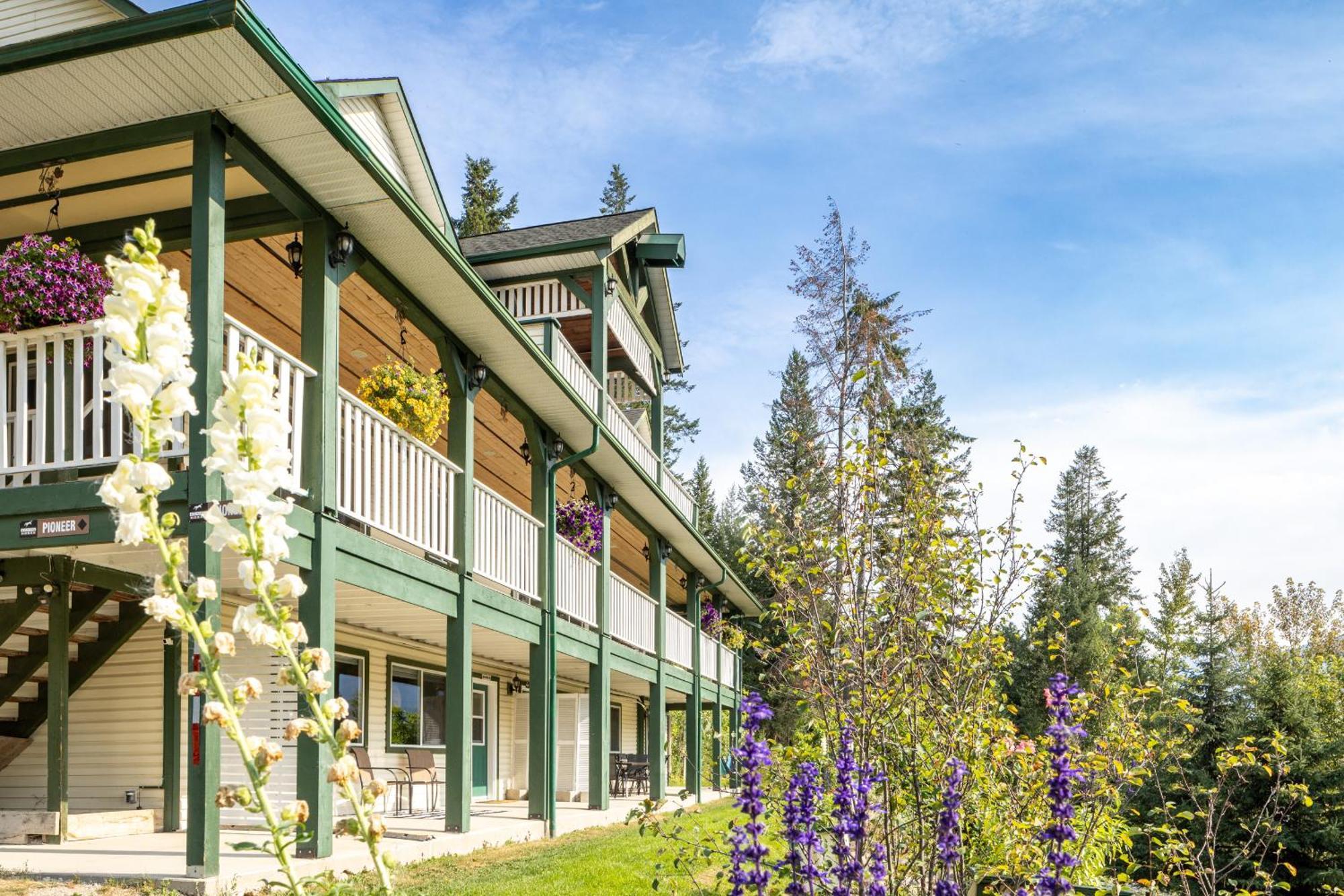 2Mins To Town, Ac & Sauna, Self Check-In, Full Kitchen, Free Laundry & Parking, Family Pet Friendly, Comfortably Sleeps Up To 10 Golden Bagian luar foto