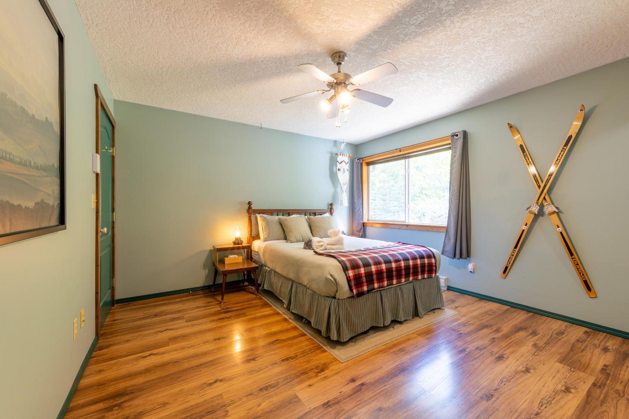 2Mins To Town, Ac & Sauna, Self Check-In, Full Kitchen, Free Laundry & Parking, Family Pet Friendly, Comfortably Sleeps Up To 10 Golden Bagian luar foto