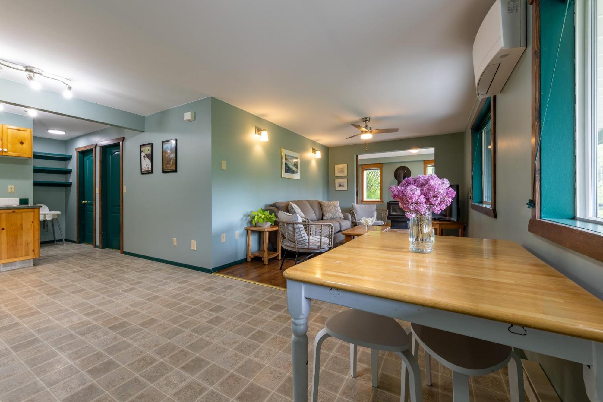 2Mins To Town, Ac & Sauna, Self Check-In, Full Kitchen, Free Laundry & Parking, Family Pet Friendly, Comfortably Sleeps Up To 10 Golden Bagian luar foto
