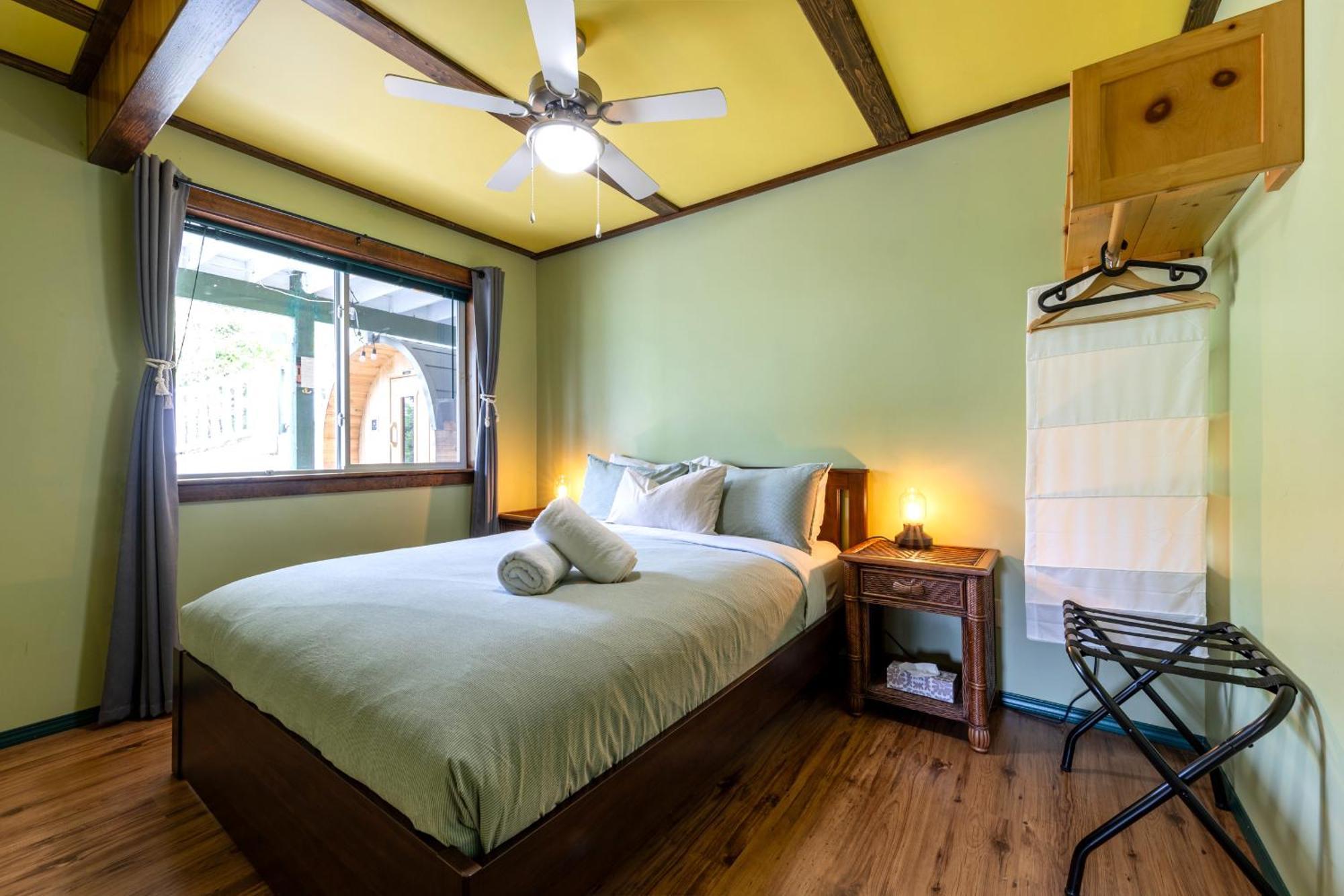 2Mins To Town, Ac & Sauna, Self Check-In, Full Kitchen, Free Laundry & Parking, Family Pet Friendly, Comfortably Sleeps Up To 10 Golden Bagian luar foto