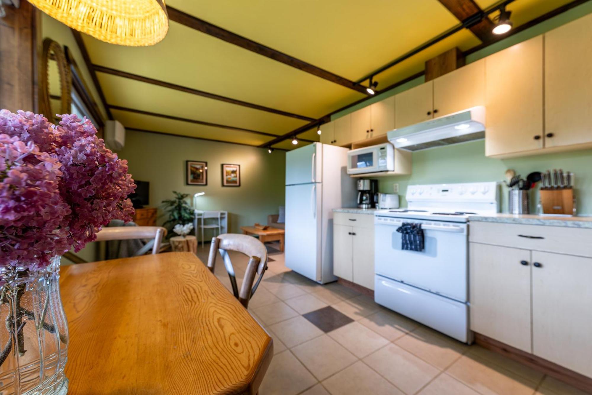 2Mins To Town, Ac & Sauna, Self Check-In, Full Kitchen, Free Laundry & Parking, Family Pet Friendly, Comfortably Sleeps Up To 10 Golden Bagian luar foto